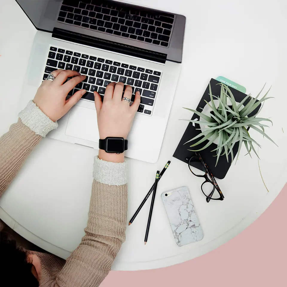 Leïla Talbi – branding et stratégie digitale à Lens